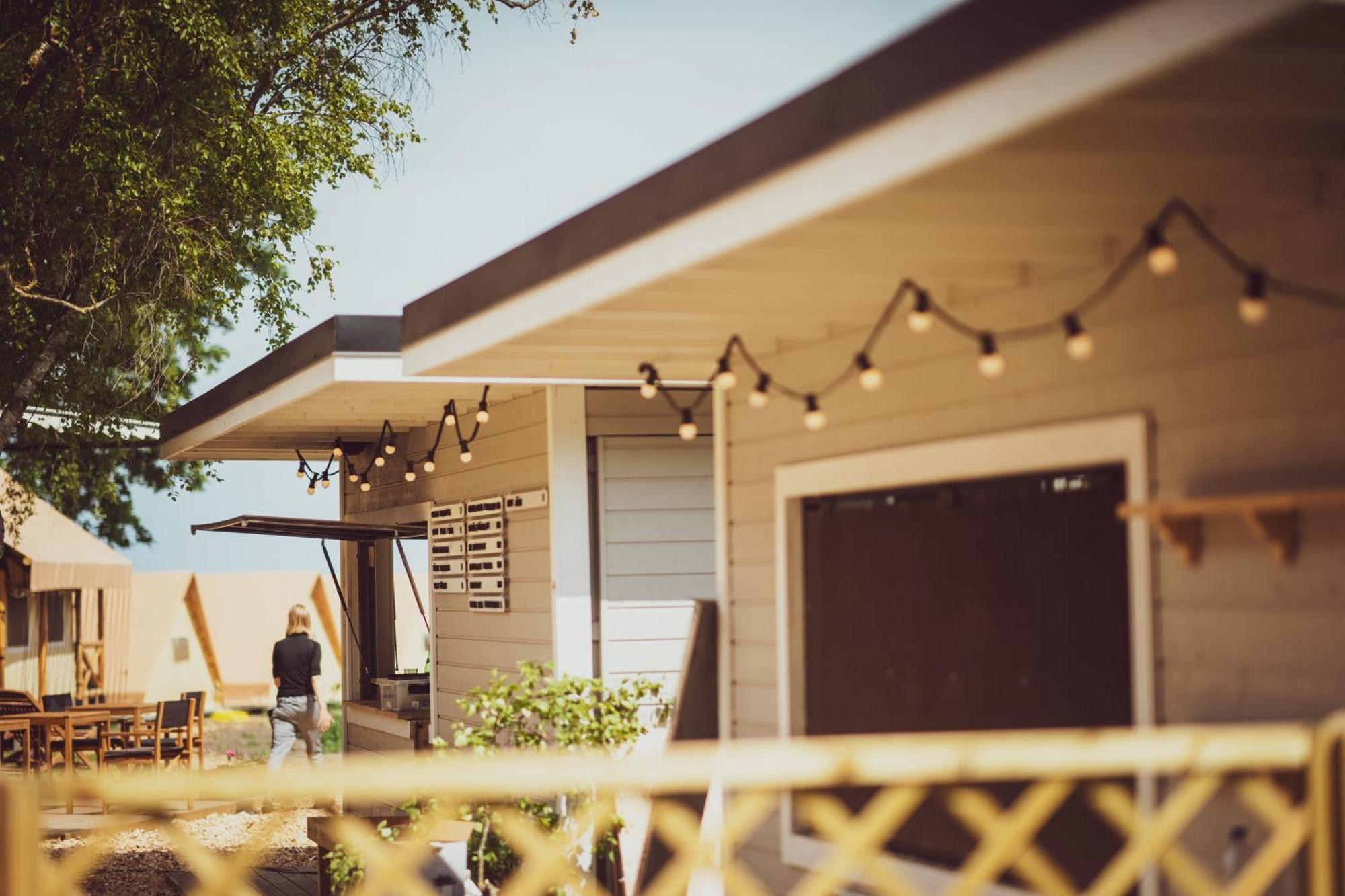 Mia Glamping Hotel Orissaare Exterior photo